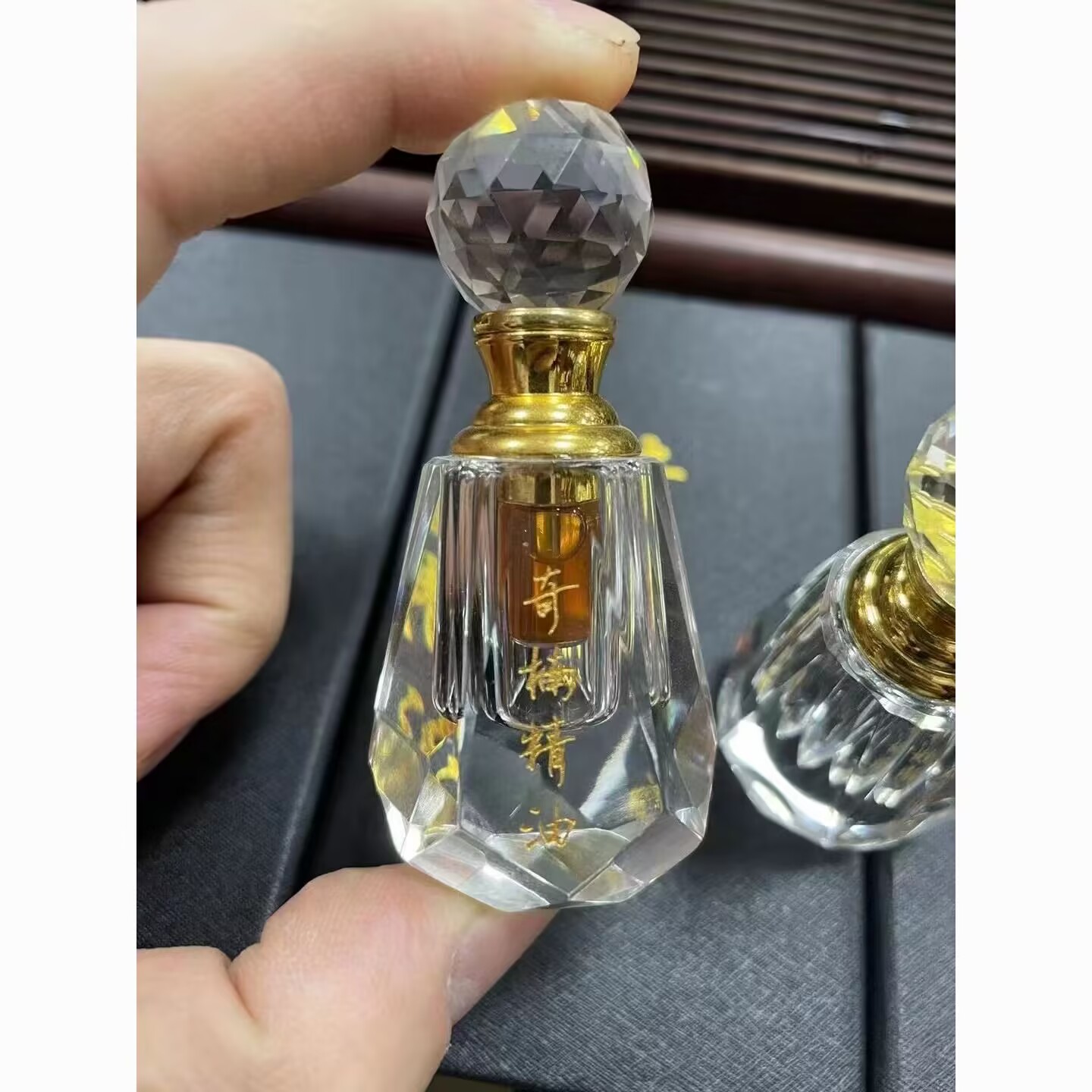 Perfume Fragrance Raw Material - زيت عطر العود الغني 2 مل/علبة،