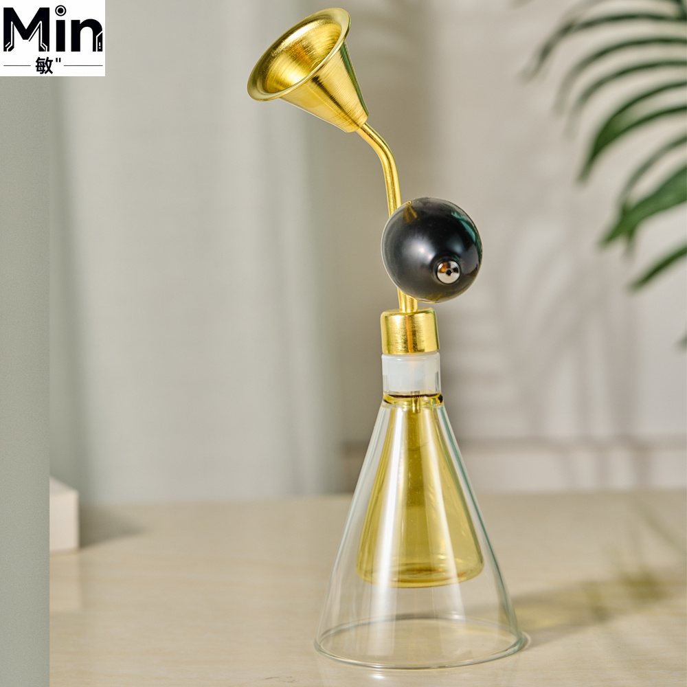 أوعية زجاجية لعرض وتجربة العطو - مراجعة Perfume Fragrance Lab وسعره